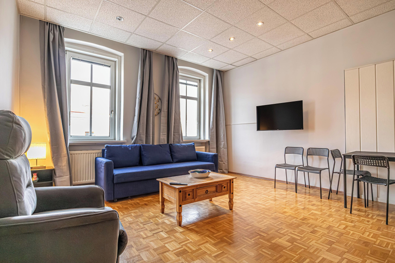 Living room 5, Family 2BR Apartment with Living Room, Wien