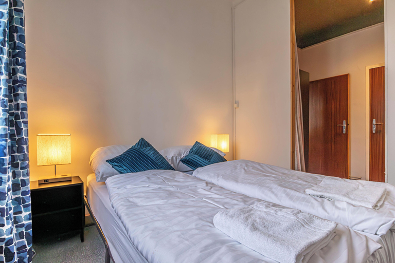 Room 2, Family 2BR Apartment with Living Room, Wien
