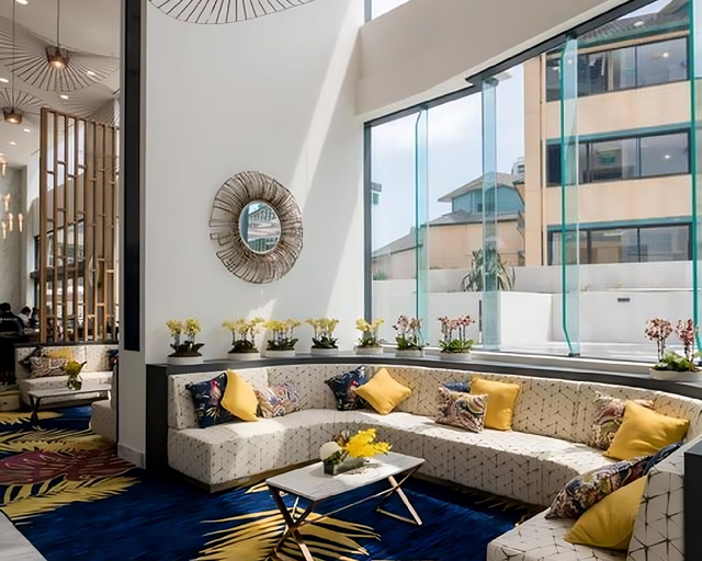 Separate living room 2, 2-Bed Beach Apartment with Pool, Parking & Balcony, Gold Coast