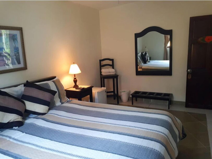 Room 5, Hibiscus House Bed and Breakfast, Balboa