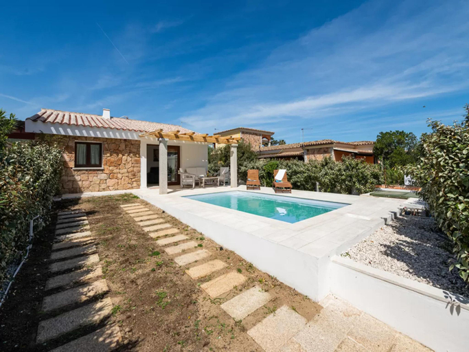 Swimming pool 2, Elegant Villa with Private Pool in San Teodoro, Nuoro