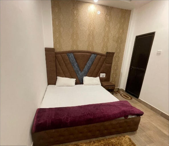 Bedroom 2, Hotel Lotus Inn, Varanasi