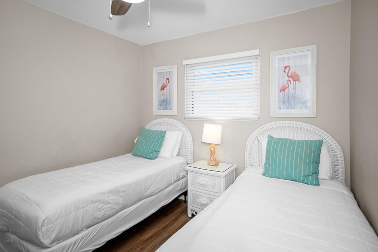 Bedroom 2, The Cove 205b, Baldwin