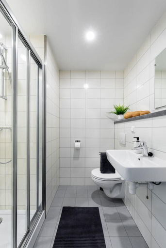 Bathroom 5, Apartments Skyreach, Essen