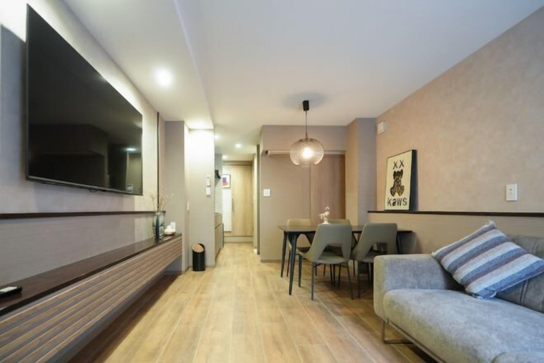 Others 5, Mita Villa, Minato