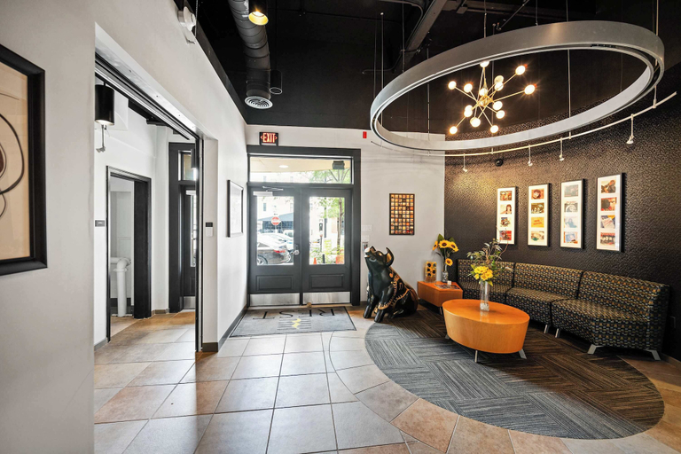 Lobby 5, The 333 Suites 302 Stay for 6, Hamilton