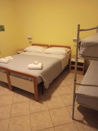 Bedroom 4, Hotel Bonaria sul mare, Rimini