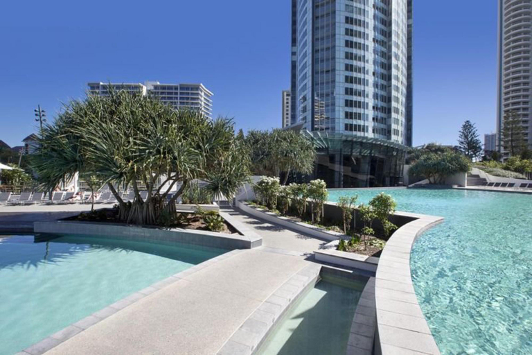 Others 3, Scenic 2-Bed with Pool, Gym & Secure Parking, Gold Coast