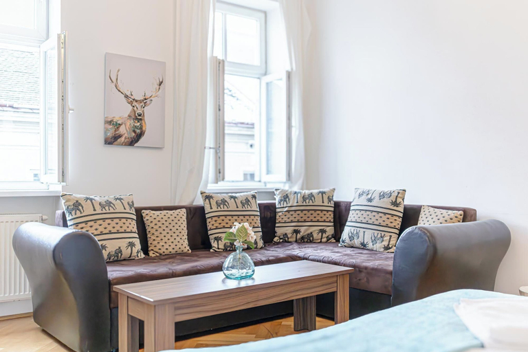 Room 3, Simple 2 Bedroom Apartment with WiFi, Wien