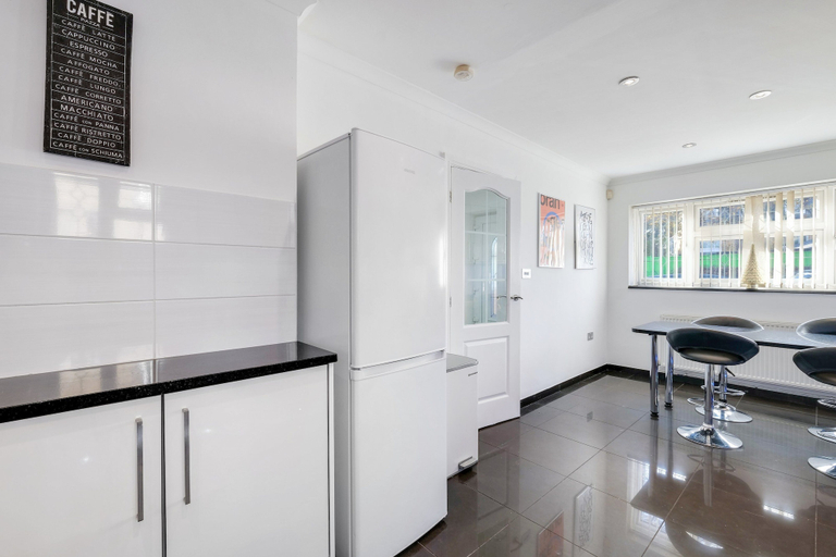 Dining room 5, Isher 3 Bedroom 2 Bath Hse with Parking, London