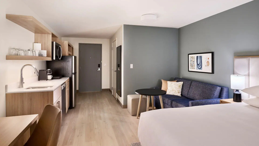 Room 1, Hyatt Studios Harrisonburg, Rockingham