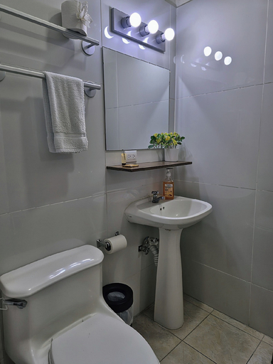 Bathroom, Hotel Sueños, San Salvador