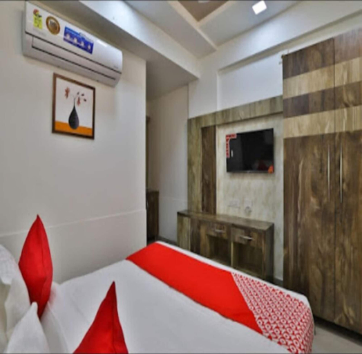 Bedroom 3, Hotel Krishna Palace, Ahmadabad
