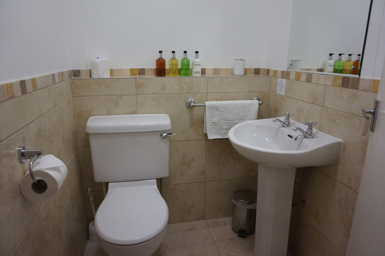 Bathroom 5, The Havelock, Isle of Wight