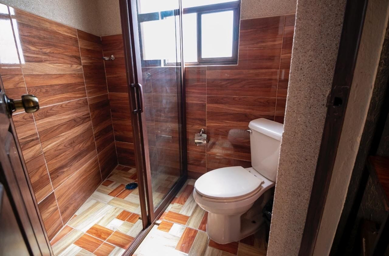 Bathroom 2, Hotel Casa Zaragoza, San Juan de los Lagos, San Juan de los Lagos