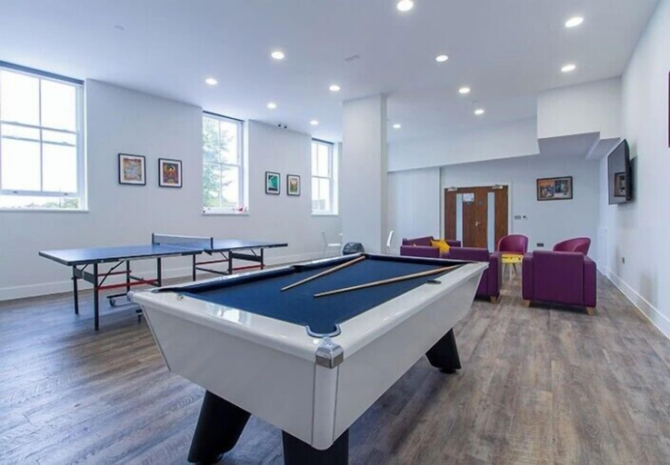 Billiards, Student Only Modern Studio Apartment at Seven Sisters Near Tottenham Hotspur Stadium, London