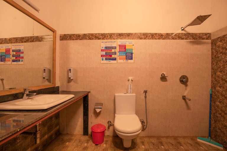 Bathroom 3, goSTOPS Dehradun Maldevta, Tehri Garhwal