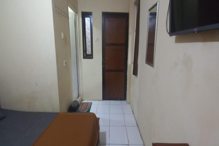 Room 3, Hotel O 94911 Syariah Anggrek Guest Hous, Bandung