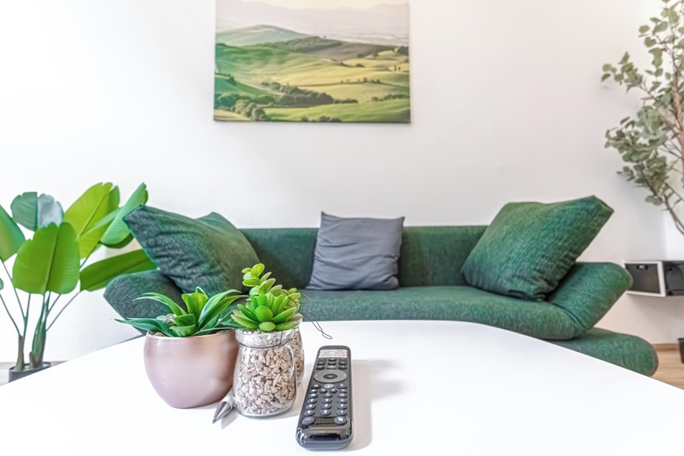 Living room 5, Lovely Apartment Steps from Schonbrunn, Wien