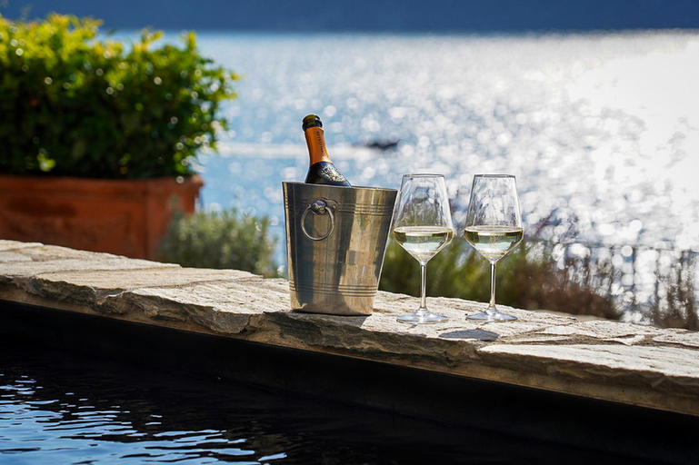 4, Villa With Pool and Panoramic Views of Lake Como, Como