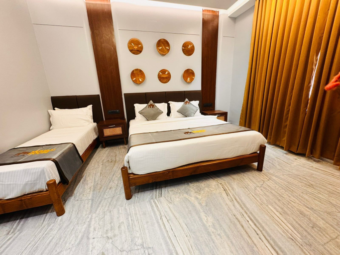 Room 4, Hotel Mumbai House - Pithampur, Dhar