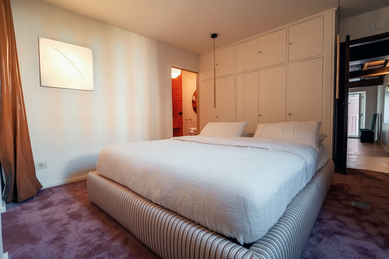 Room 2, House of Allora, Roma