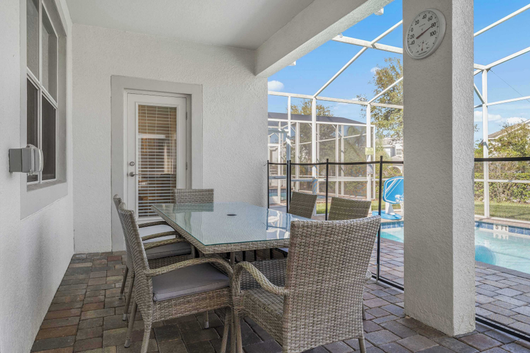 Outdoor dining, Ohana Memories At Championsgate, Osceola