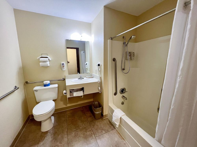 Bathroom 4, Beartooth Hideaway Inn & Cabins, Carbon