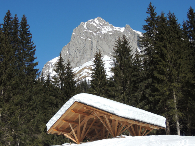 Snowshoeing, Le Cairne Residence, Haute-Savoie