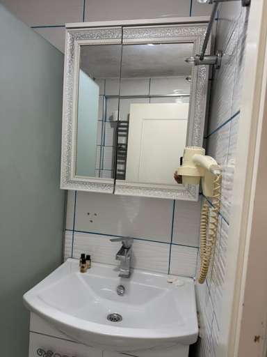 Bathroom 2, HOLİDAY SUİT, Fatih