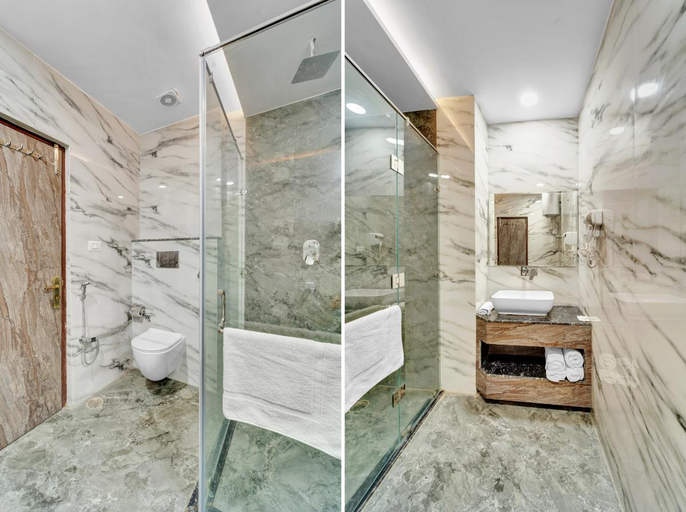 Bathroom 3, Hotel Bhawani International, Reasi