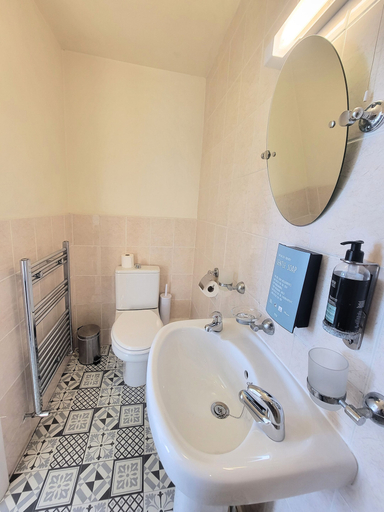 Bathroom 3, Kings' House, Douglas