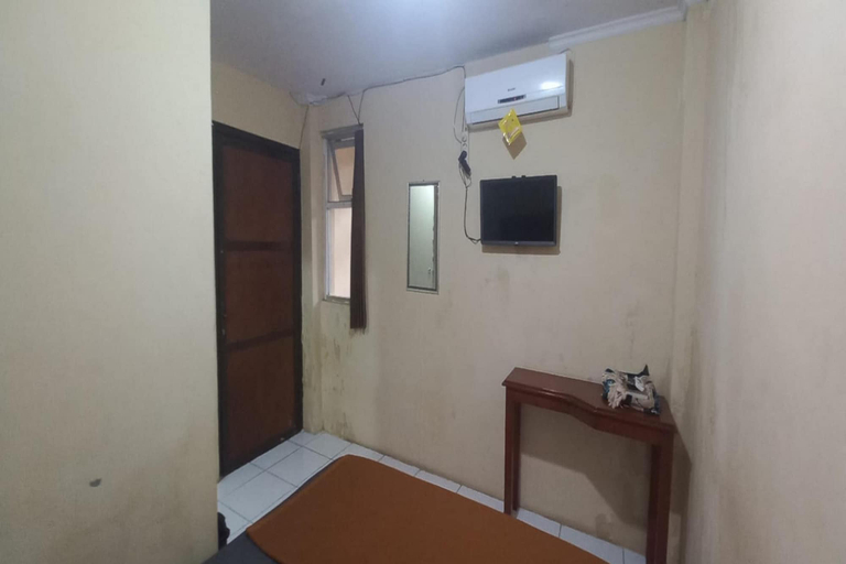 Room 4, Hotel O 94911 Syariah Anggrek Guest Hous, Bandung