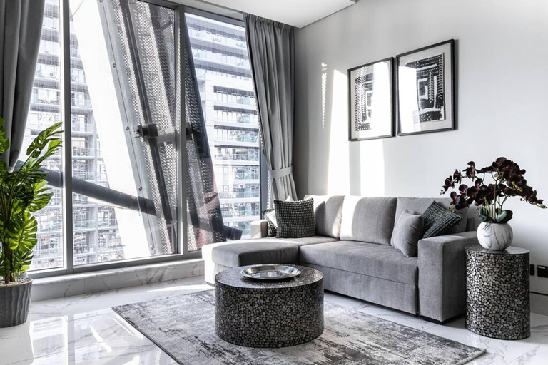 Room 3, Premium Corner Apt 1BD in Jone w Canal View, Dubai