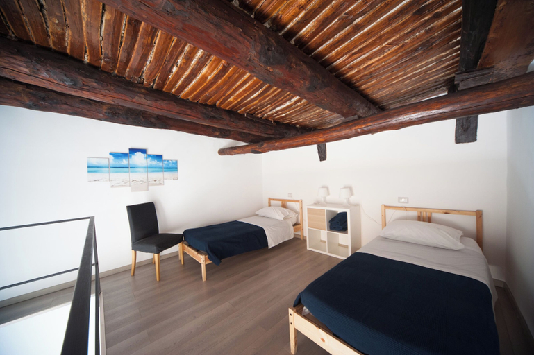 Bedroom 3, Home Salvator Rosa 78, Napoli