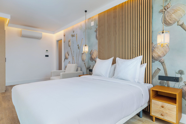 Bedroom 3, HA Aparthotel Retiro Suites, Madrid