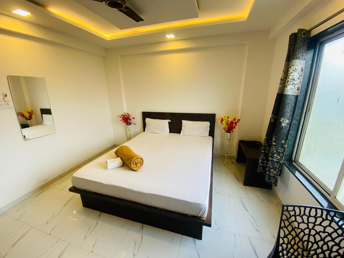 Room 5, Sai Vishwa Lodging, Pune