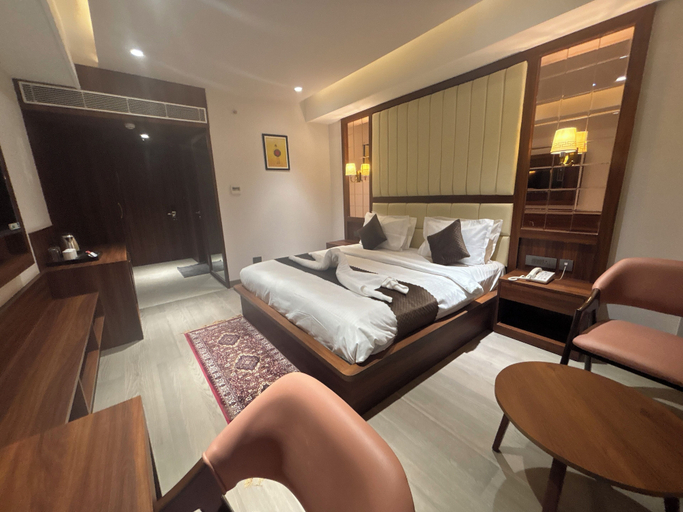 Room 5, Hotel Amyra, Kota