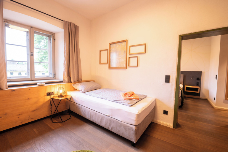 Bedroom 3, Landhotel Alte Zollstation, Traunstein