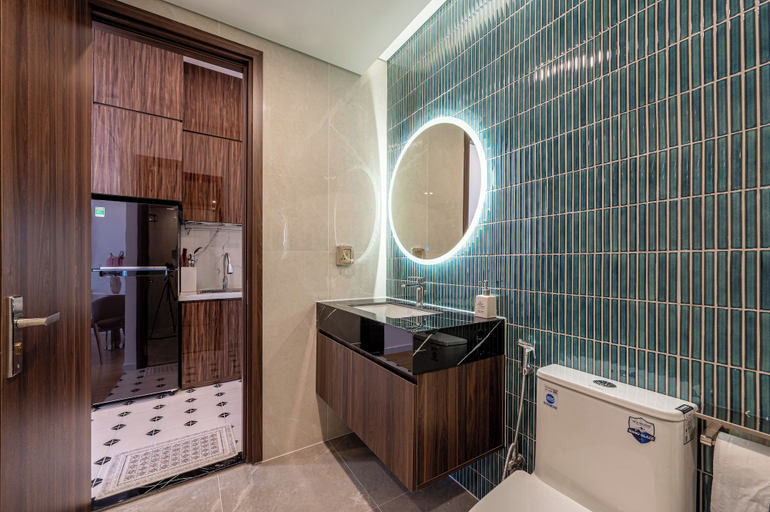 Bathroom 2, Luxury Apartment Manhattan Grand Park, District 9