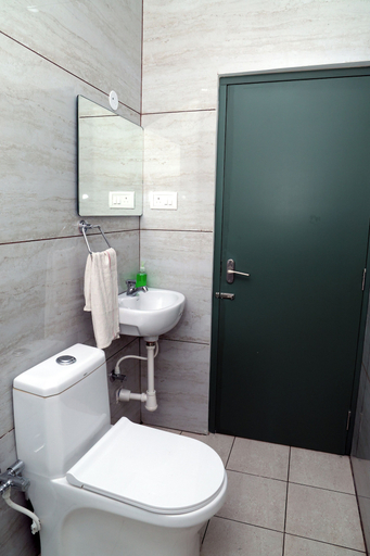 Bathroom 4, Aeroview Homestay Chennai Airport, Kancheepuram
