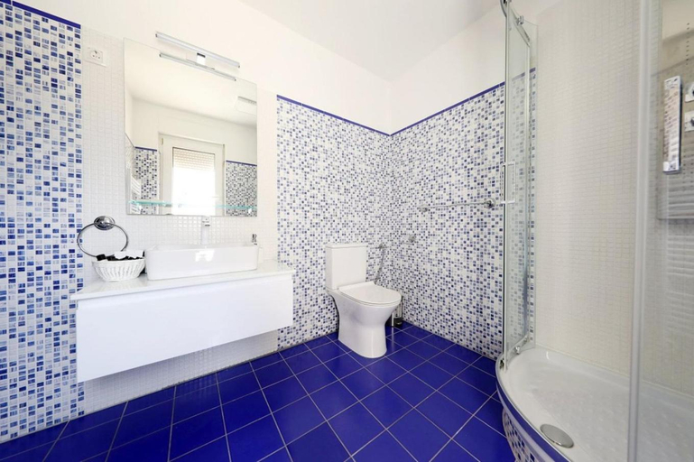 Bathroom 3, Villa Amarena ZadarVillas, Zadar