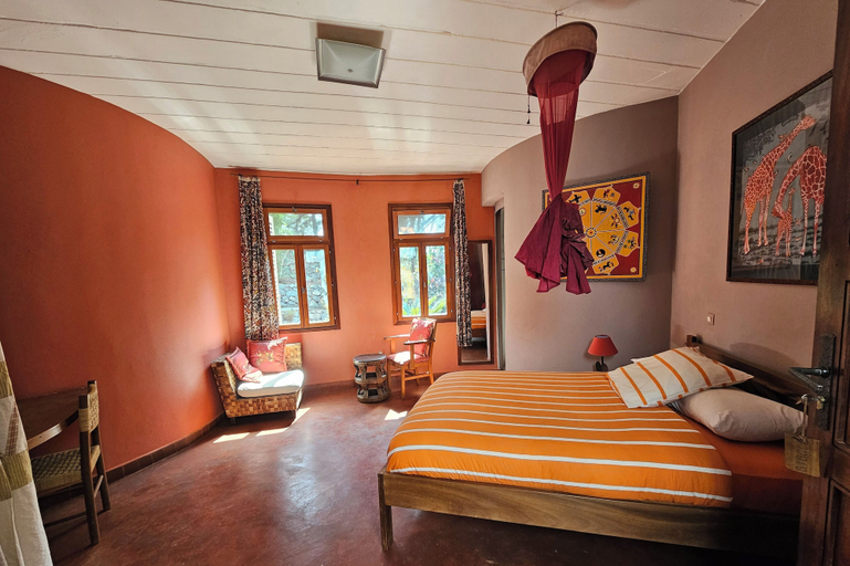 Room 5, VILLA BOUTANGA, Ndé