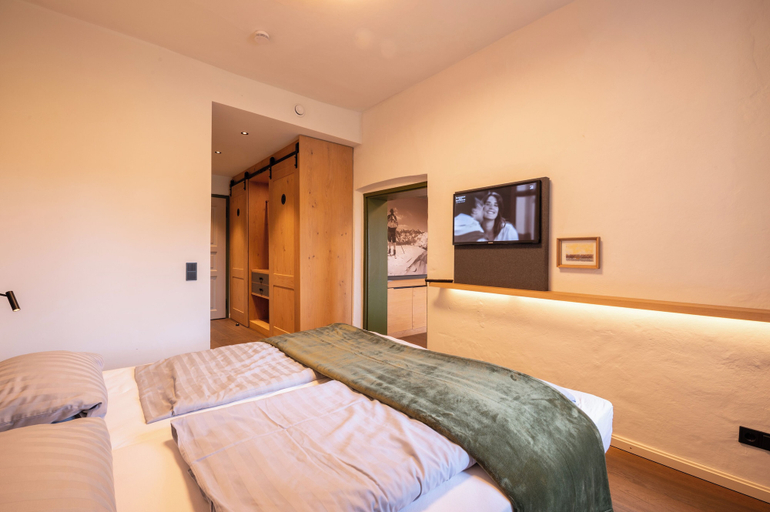 Bedroom 4, Landhotel Alte Zollstation, Traunstein