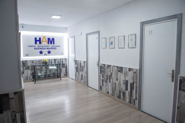 Others 4, Hostal Avenida de Madrid, Barcelona