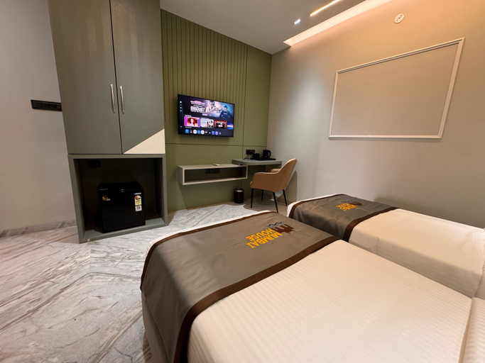 Room 2, Hotel Mumbai House - Pithampur, Dhar