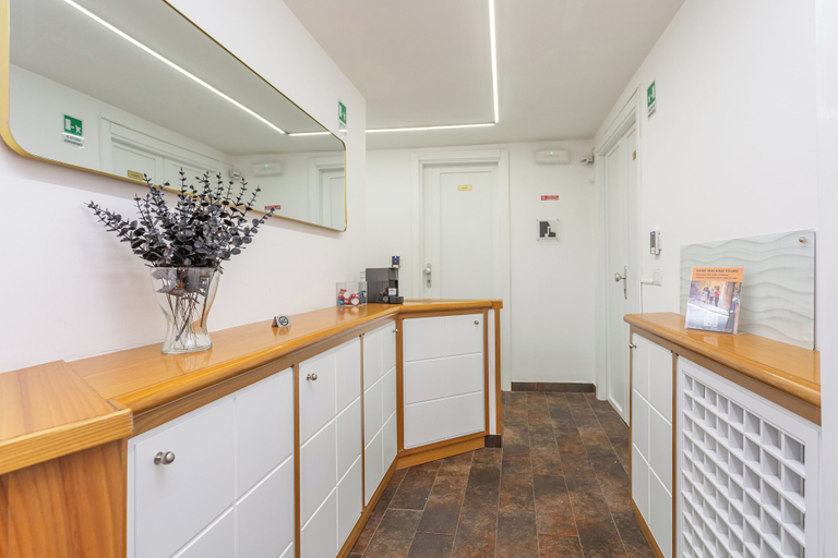 Reception, Dea Roma, Rome