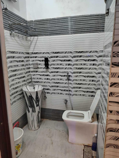 Bathroom 3, Kashiyana Stay, Varanasi