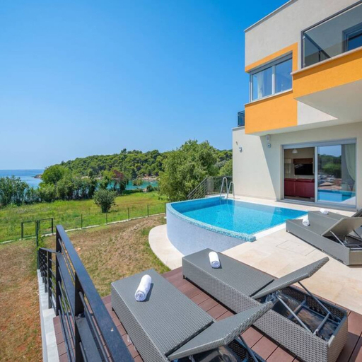 Room 3, Villa Cedar - Fully Equipped Villa With 4 big Rooms for 8 Guests and a Seaview, Pula