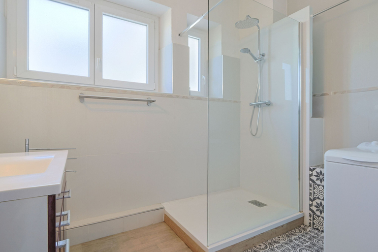 Room 5, L Horizon in Cannes With 2 Bedrooms and 1 Bathrooms, Alpes-Maritimes